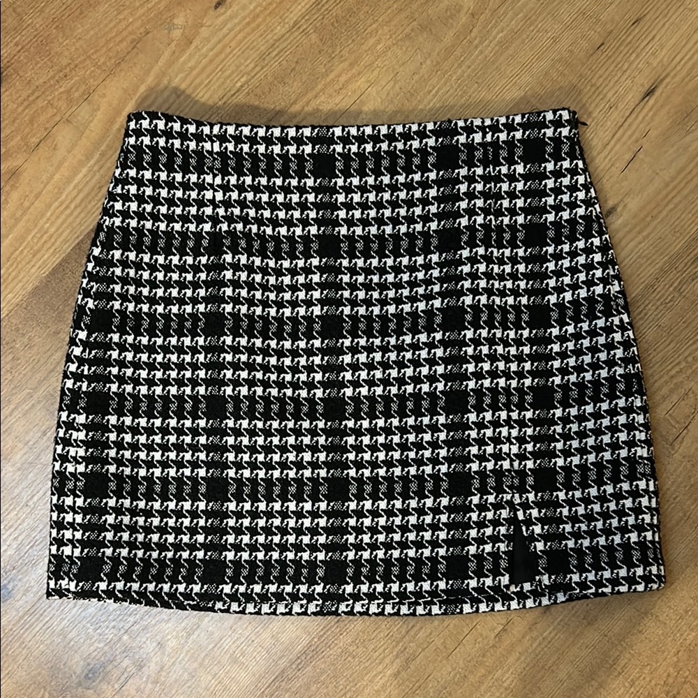 Dynamite Daphne Houndstooth Mini Skirt